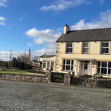 Taldrwst Farmhouse Guest House Dwyran Exterior foto