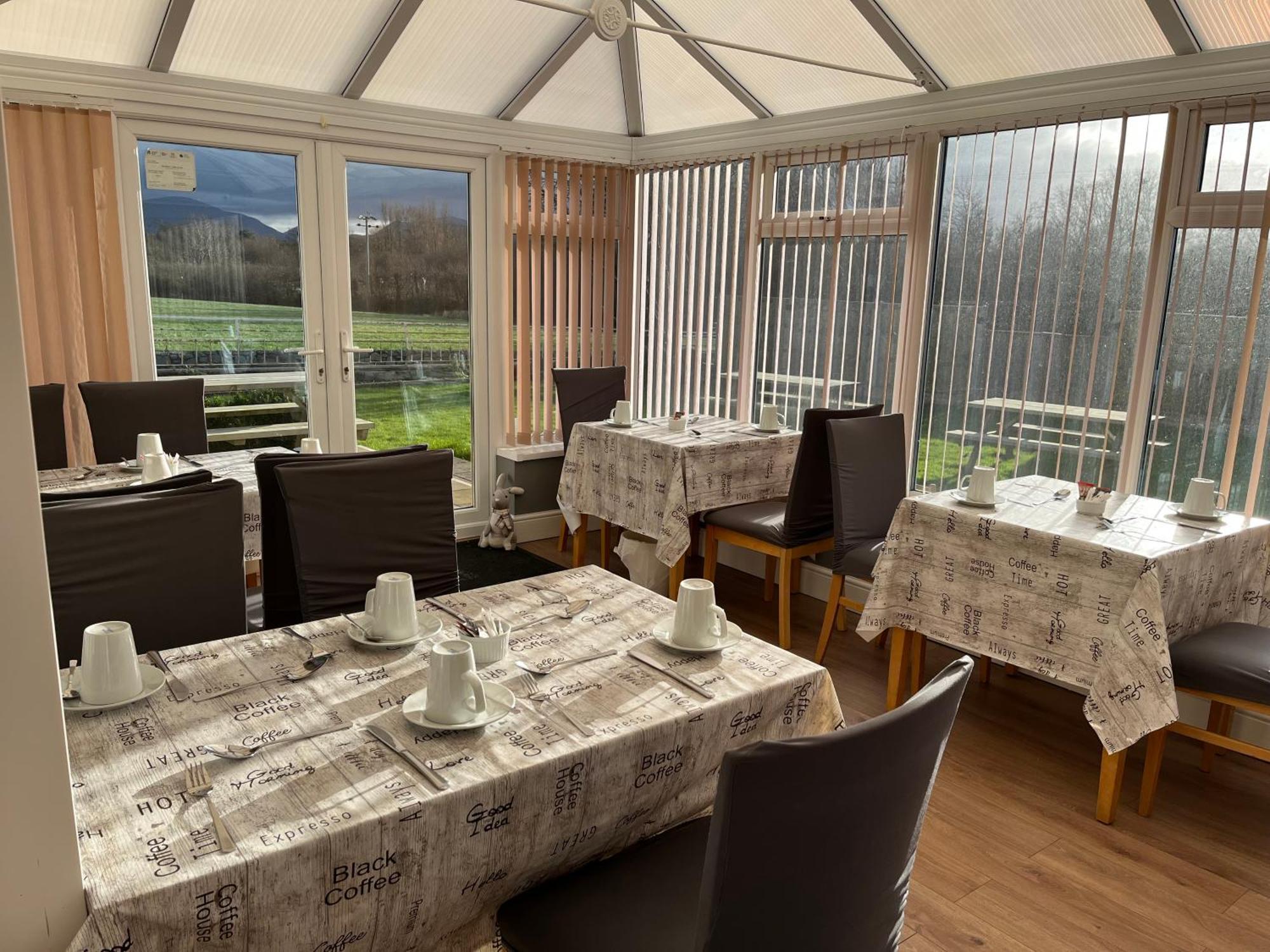 Taldrwst Farmhouse Guest House Dwyran Exterior foto